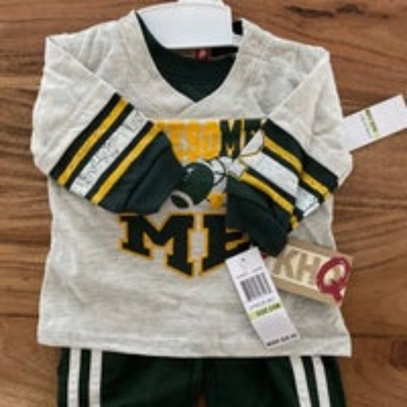 NWT graphic t-shirt and track pants - Picture 1 of 3